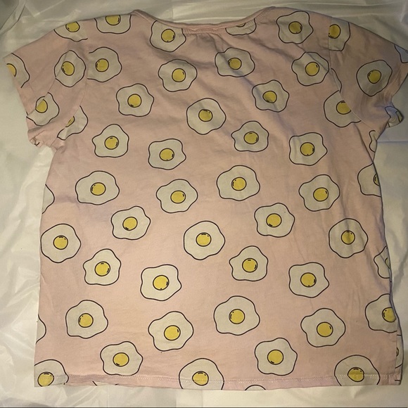 Egg shirt from forever 21 - Picture 2 of 3